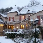 A Winter frosting of snow at La Belle Demeure Bed and Breakfast tariff grid on our website. In the heart of the Périgord Noir, Dordogne near to Sarlat. Pleasantly furnished en-suite guestrooms with comfortable beds, covered with 100% cotton Seersucker linen. Bedrooms. Table d'hôtes and Swimming Pool. For our nightly tariff, please look at our website.