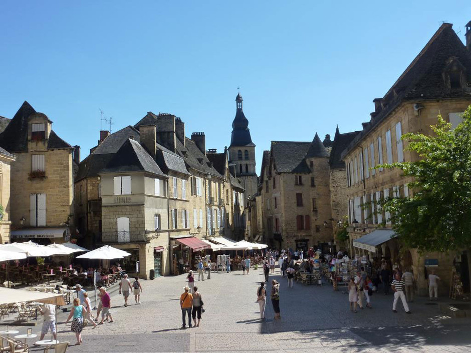 Sarlat - Une des activités et sites à visiter à partir de la Maison d'Hôtes La Belle Demeure, au cœur du Périgord Noir en Dordogne